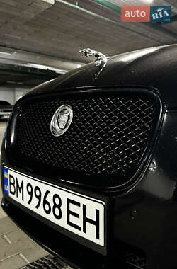 Седан Jaguar XF 2012 в 
