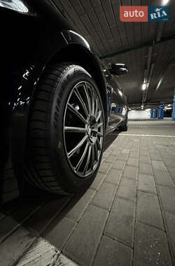 Седан Jaguar XF 2012 в 