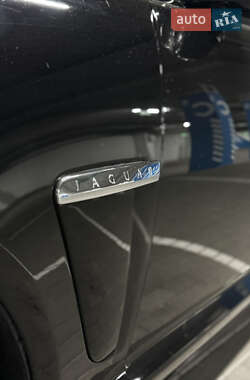 Седан Jaguar XF 2012 в 