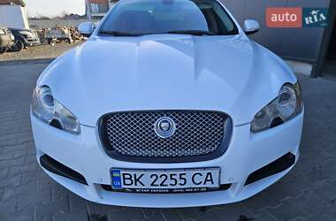 Седан Jaguar XF 2010 в 