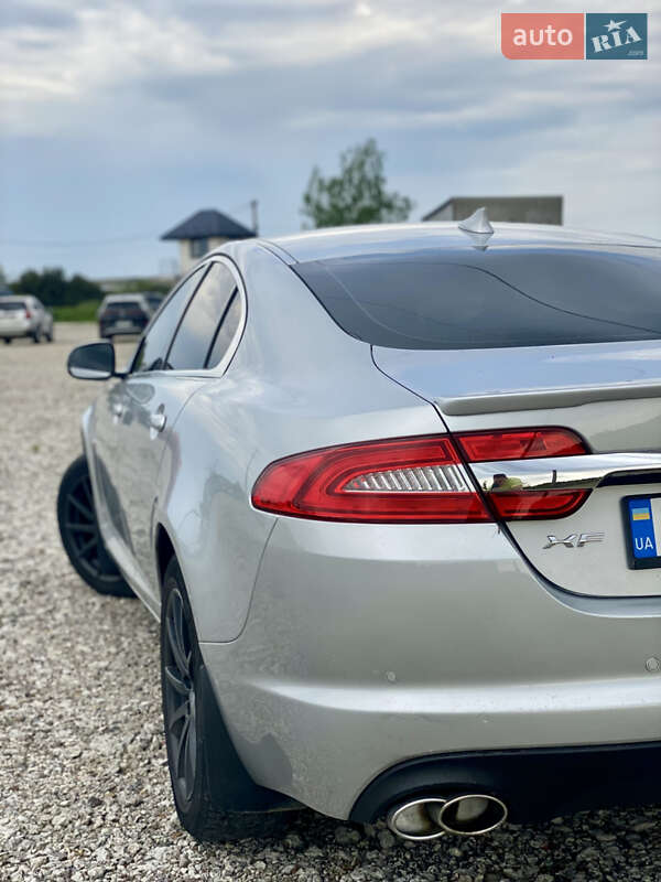 Седан Jaguar XF 2013 в Новояворовске