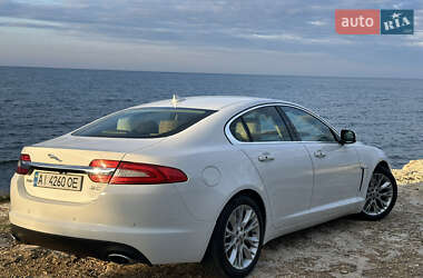 Седан Jaguar XF 2013 в 