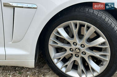 Седан Jaguar XF 2013 в 