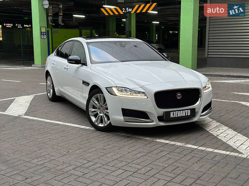 Jaguar XF 2016