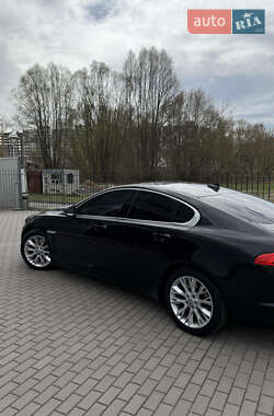Седан Jaguar XF 2013 в 