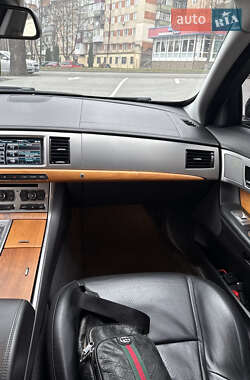 Седан Jaguar XF 2013 в 