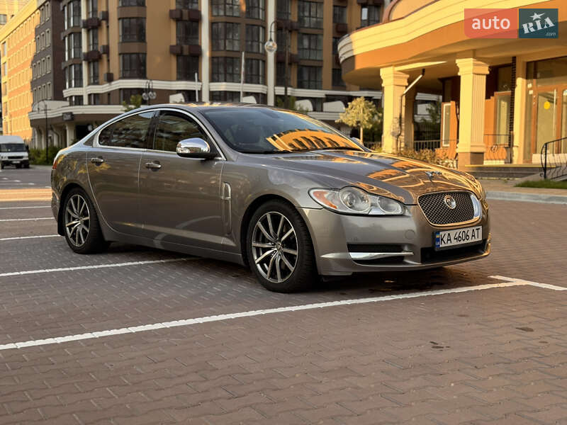 Седан Jaguar XF 2010 в Киеве