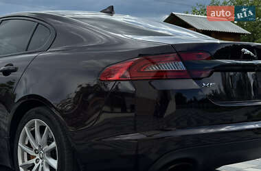 Седан Jaguar XF 2013 в 