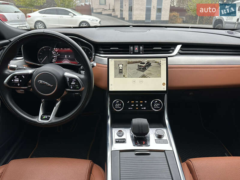 Седан Jaguar XF 2021 в Киеве