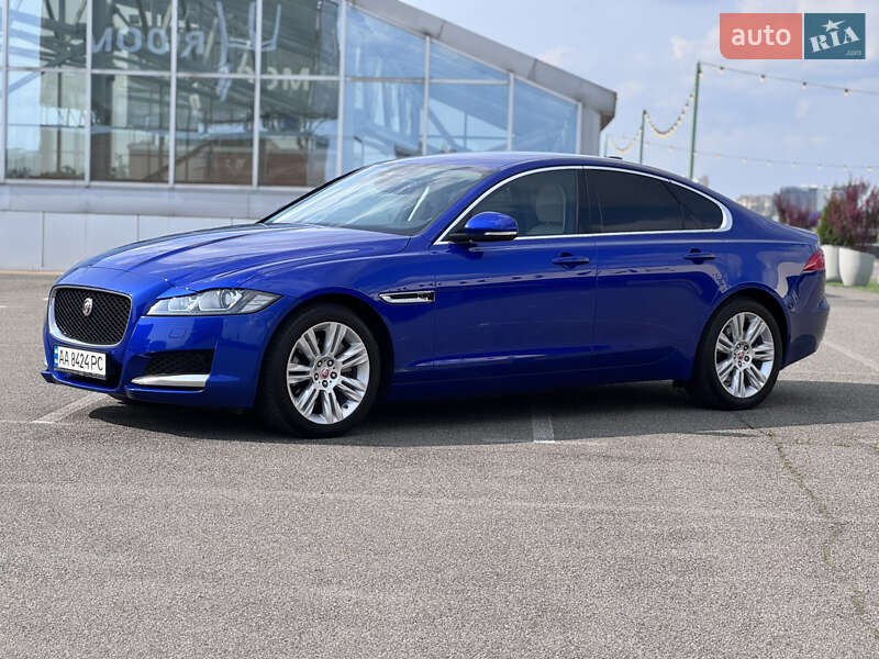 Седан Jaguar XF 2016 в Киеве
