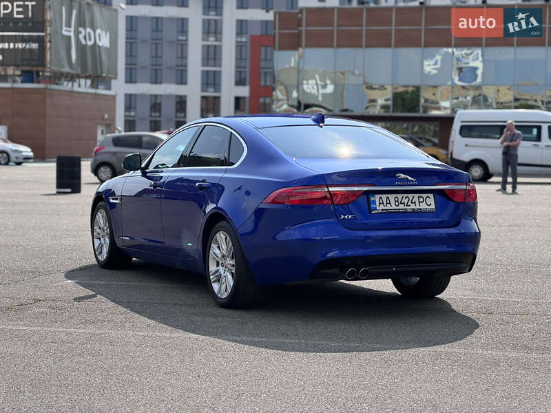Седан Jaguar XF 2016 в Киеве