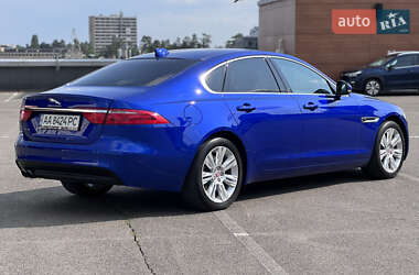 Седан Jaguar XF 2016 в 