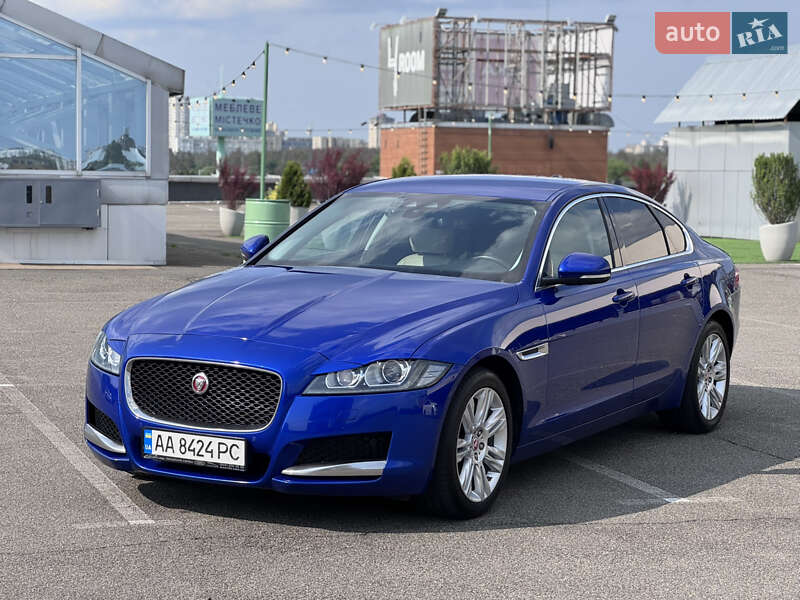 Седан Jaguar XF 2016 в Киеве