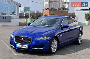 Седан Jaguar XF 2016 в 