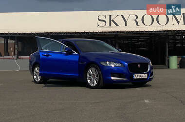 Седан Jaguar XF 2016 в 