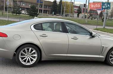 Седан Jaguar XF 2013 в 