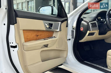 Седан Jaguar XF 2012 в 