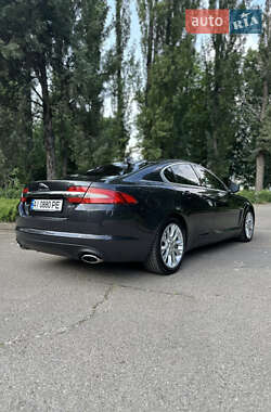 Седан Jaguar XF 2012 в 