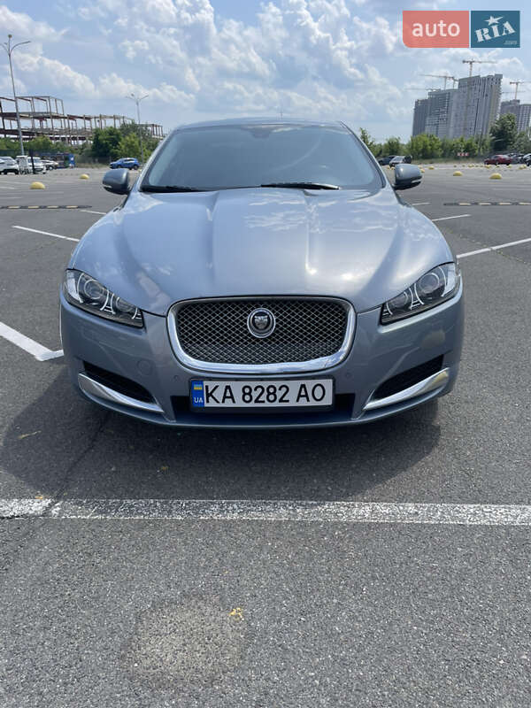 Седан Jaguar XF 2013 в Києві