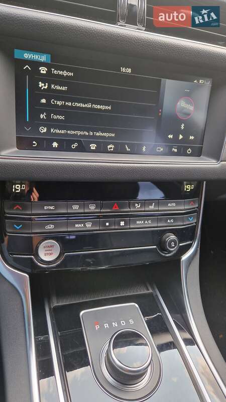 Седан Jaguar XF 2020 в Киеве