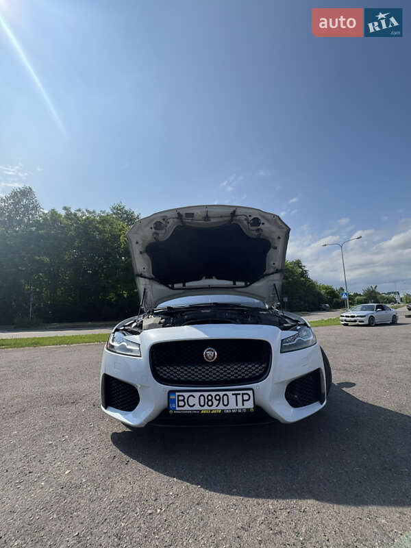 Седан Jaguar XF 2016 в Львове
