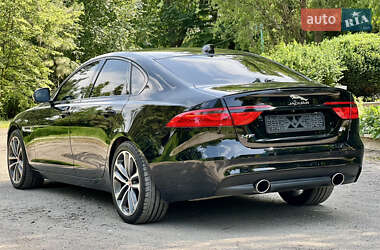 Седан Jaguar XF 2017 в 