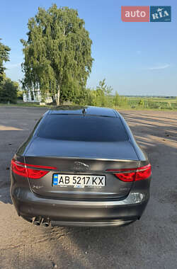 Седан Jaguar XF 2016 в 