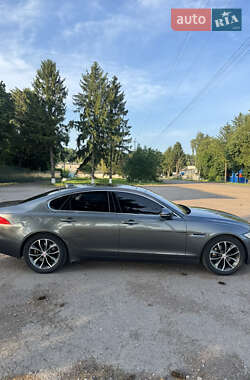 Седан Jaguar XF 2016 в 