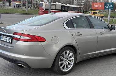 Седан Jaguar XF 2013 в 