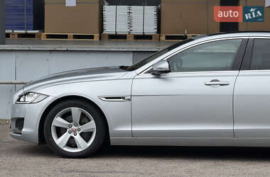 Седан Jaguar XF 2016 в 