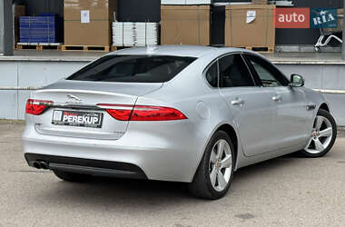 Седан Jaguar XF 2016 в 