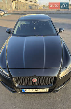 Седан Jaguar XF 2017 в Львове