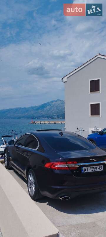Седан Jaguar XF 2012 в Калуше