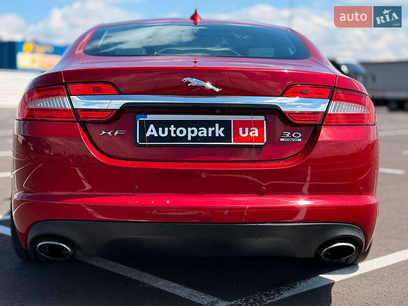 Седан Jaguar XF 2013 в Львове
