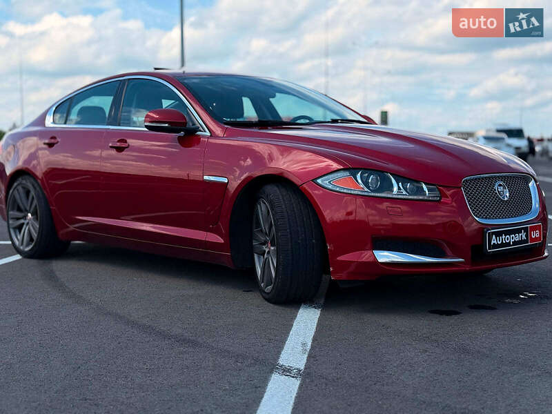 Седан Jaguar XF 2013 в Львове