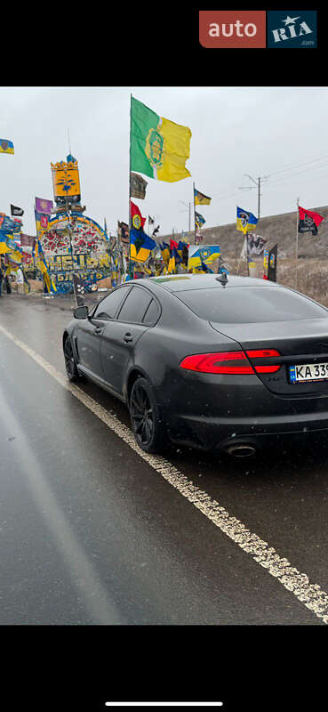 Седан Jaguar XF 2013 в Дніпрі