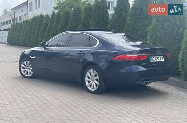 Седан Jaguar XF 2016 в 
