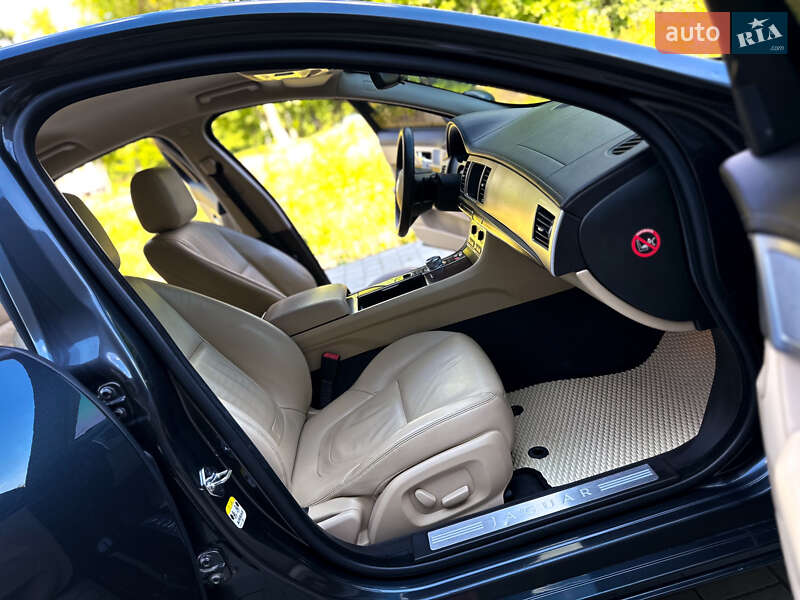 Седан Jaguar XF 2013 в Хмельницком