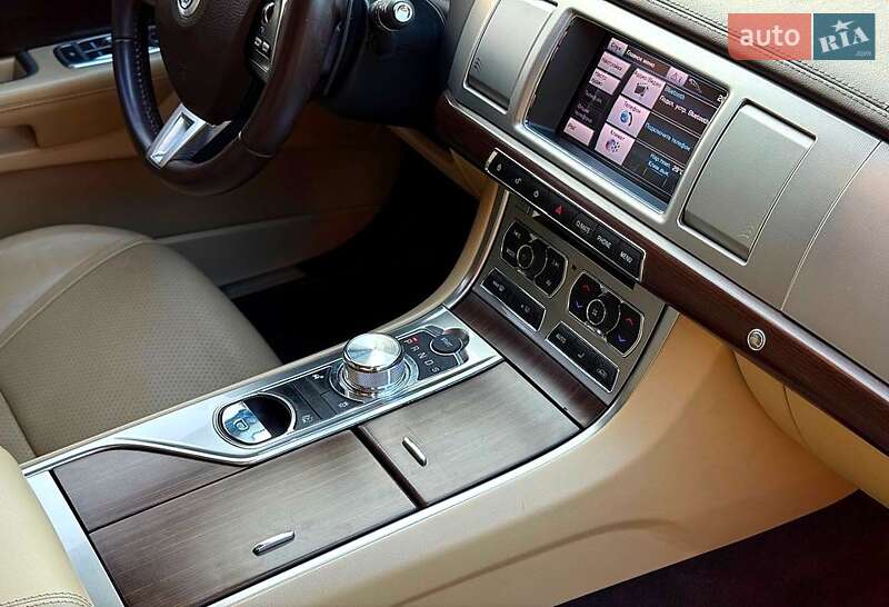 Седан Jaguar XF 2012 в Одессе