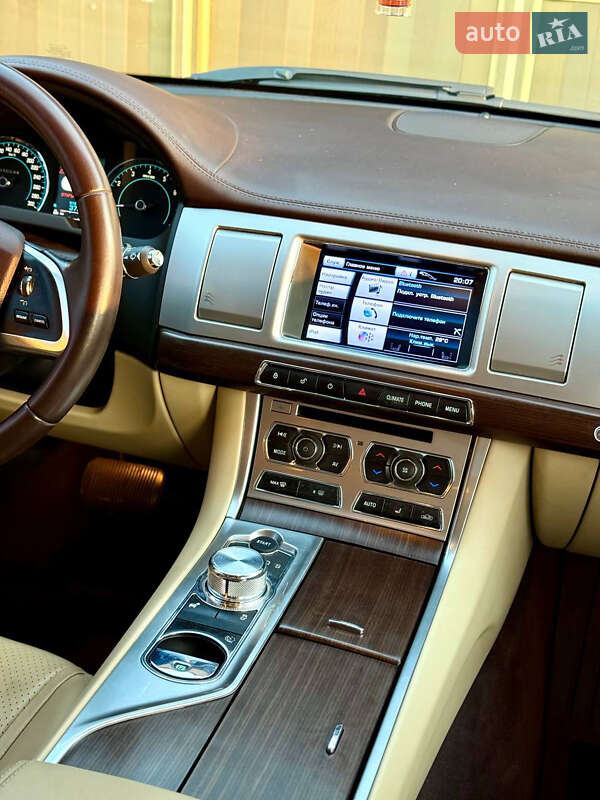 Седан Jaguar XF 2012 в Одессе
