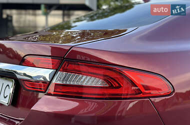 Седан Jaguar XF 2012 в 