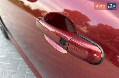 Седан Jaguar XF 2012 в 