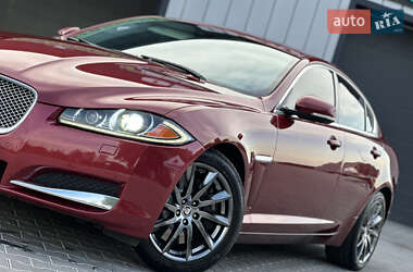 Седан Jaguar XF 2012 в 