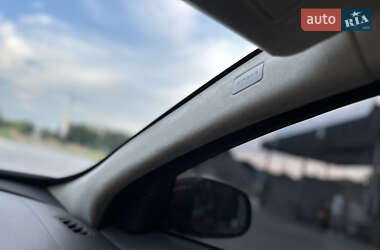 Седан Jaguar XF 2012 в 
