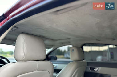 Седан Jaguar XF 2012 в 
