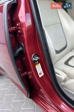Седан Jaguar XF 2012 в 