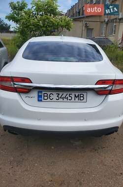 Седан Jaguar XF 2013 в 