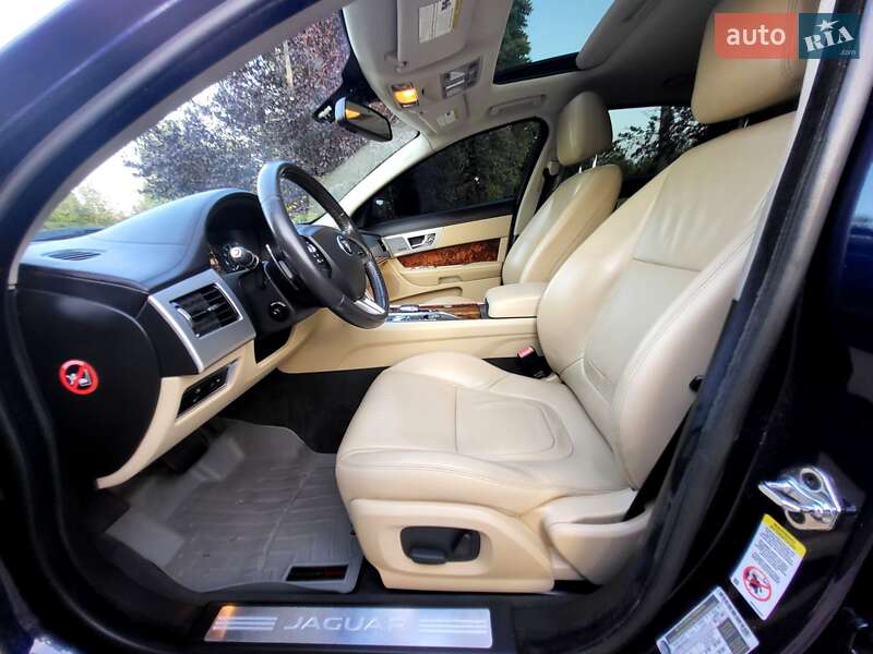Седан Jaguar XF 2013 в Запорожье
