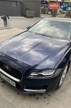 Седан Jaguar XF 2016 в Киеве