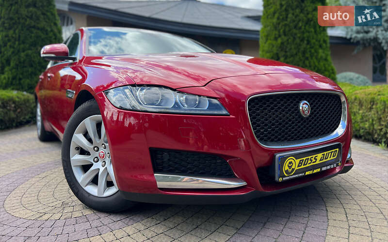 Седан Jaguar XF 2017 в Львове